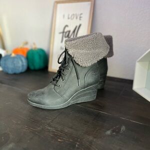 NEW UGG SIZE 7